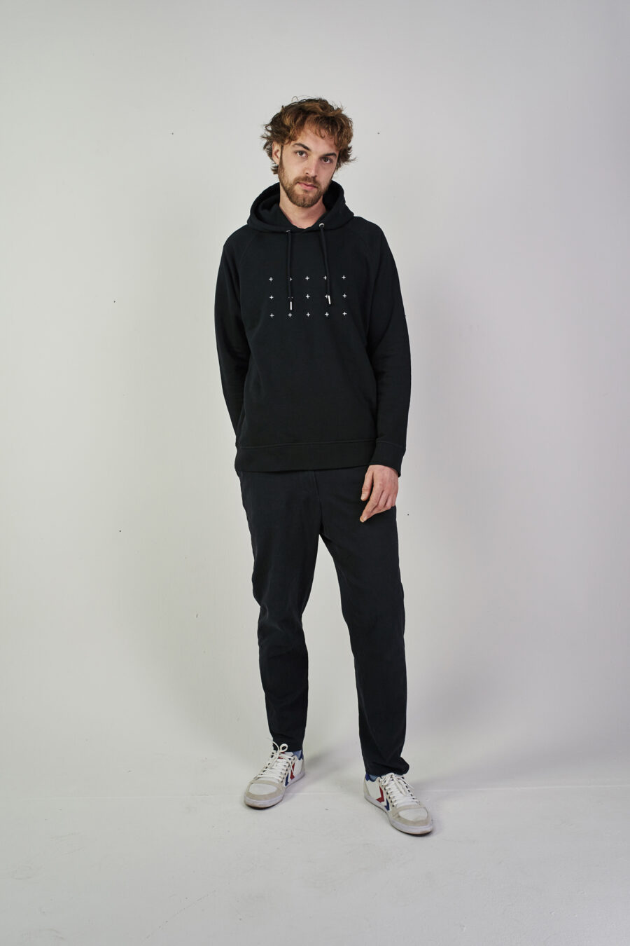 grid.hoodie schwarz-weiß