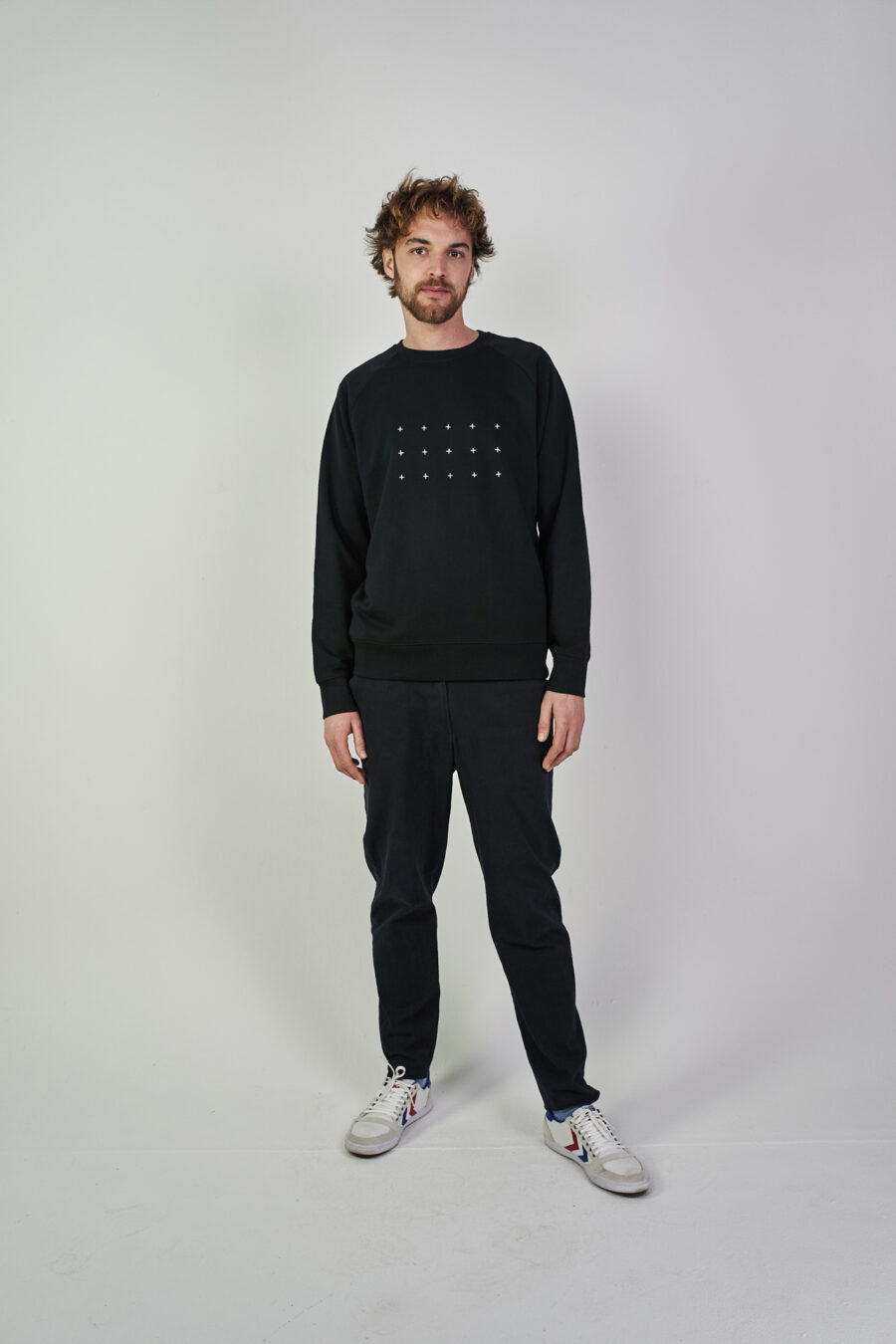 grid.sweater schwarz-weiß